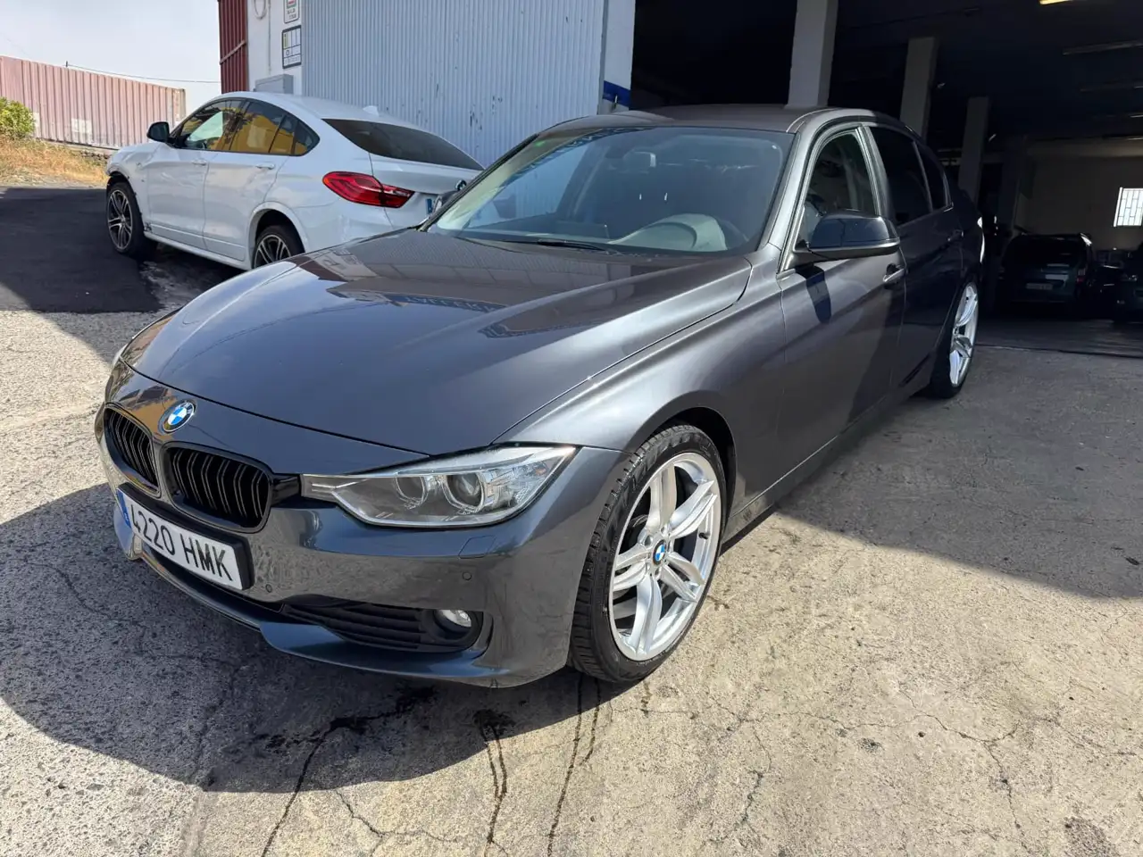 BMW Serie 3 2.0D 2012 plata de ocasión en AutoZentrum Tenerife